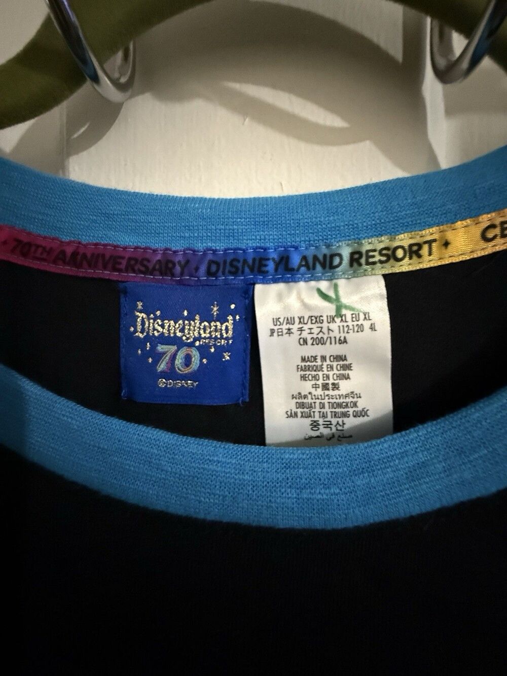 Disneyland 70th Anniversary XL Tee-Shirt w/ Mickey Mouse Black New With Tags - Picture 5 of 7